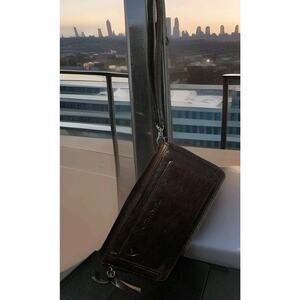 New! Spikes & Sparrow Brown Leather Aspen Wristlet Zip Wallet RFID Protected